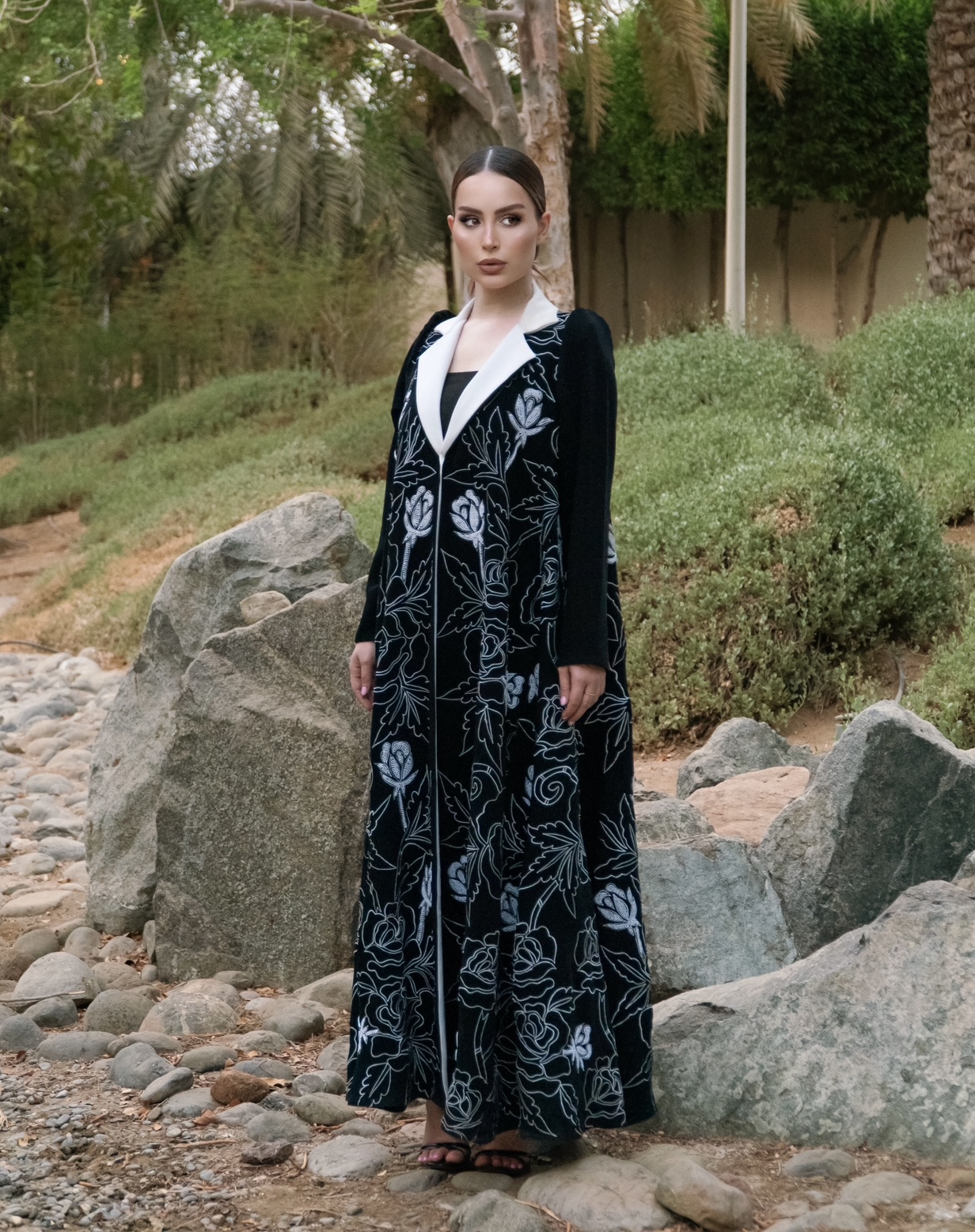 LOOK 01