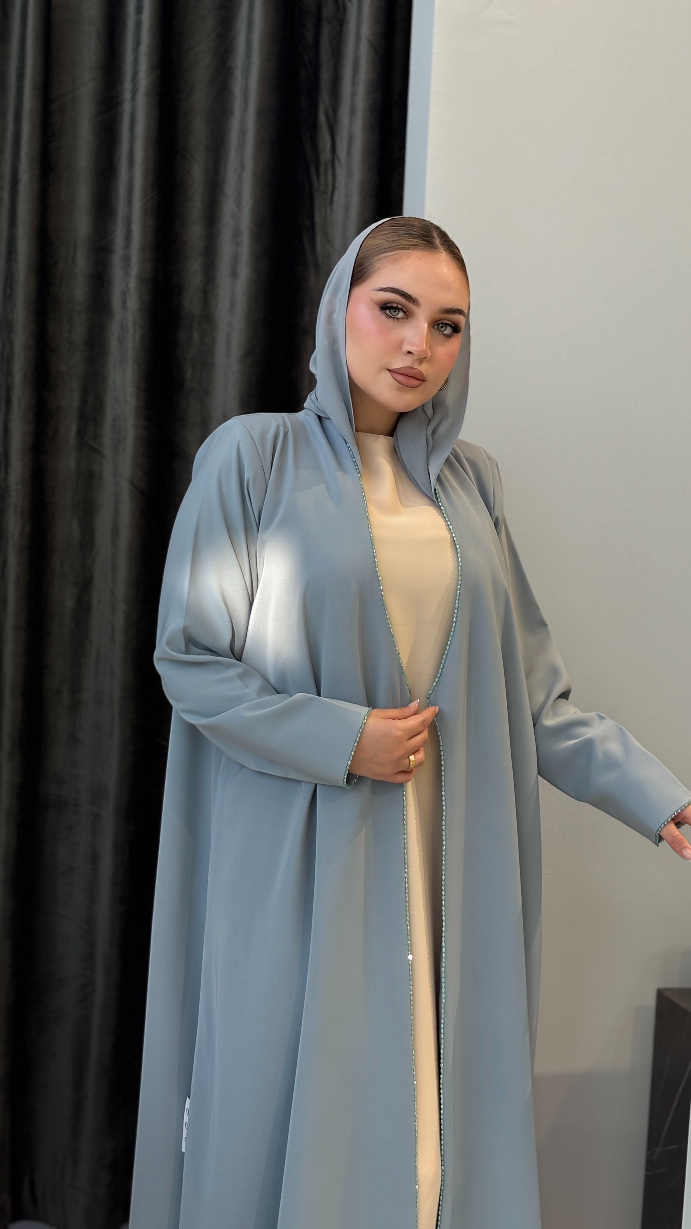LOOK 01