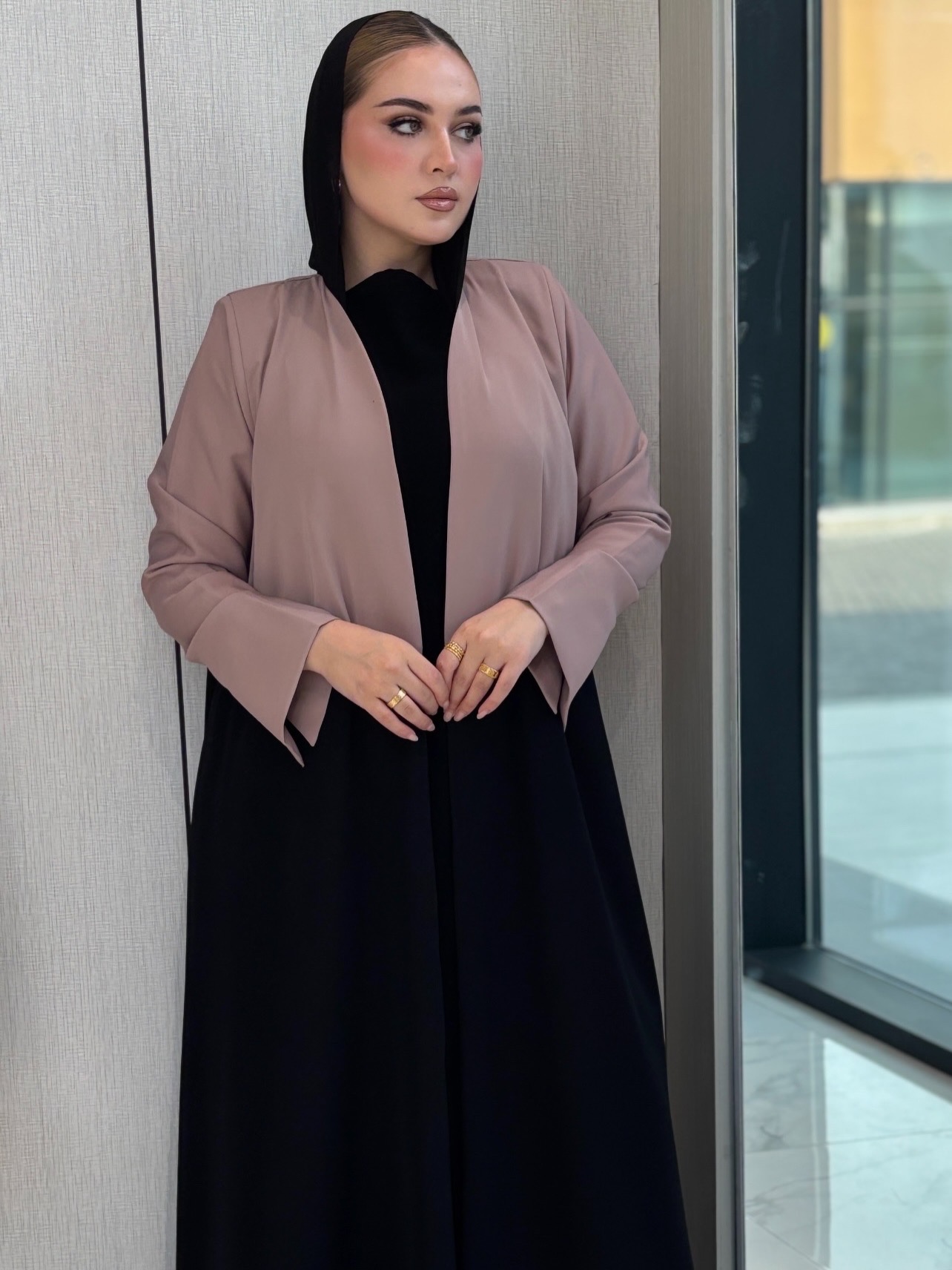 LOOK 01