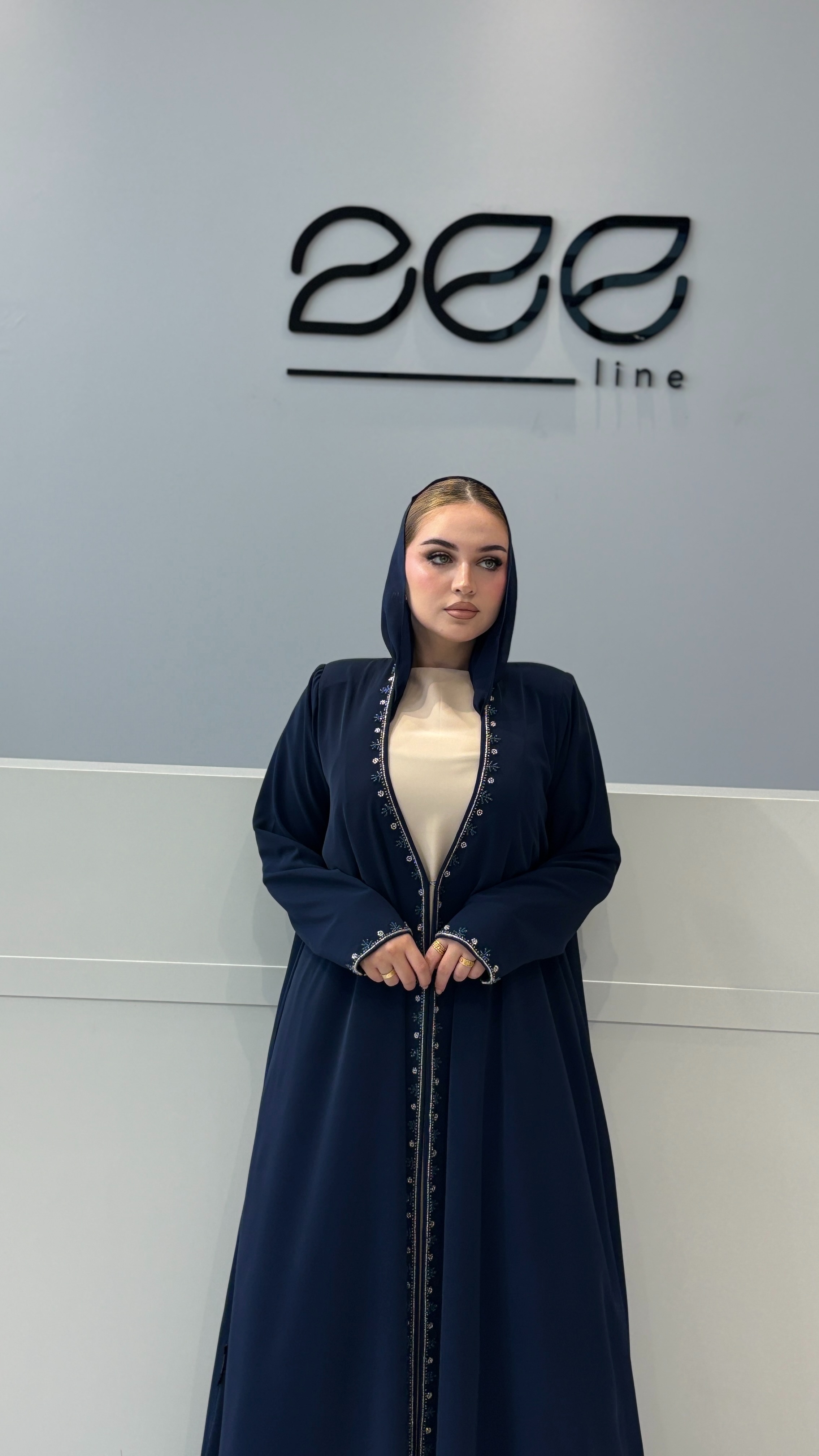 LOOK 01